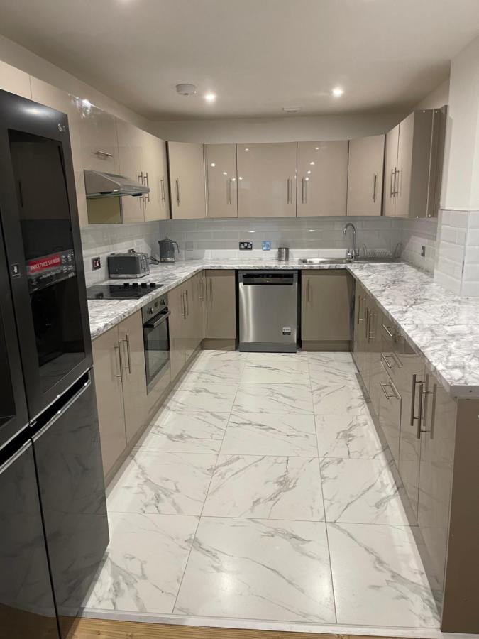 Апартаменты Luxury 2-bedroom In The Heart Of Centre Манчестер